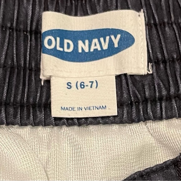 OLD NAVY Boys Swim Trunks Size S 6/7 Whale Print - Picture 4 of 5